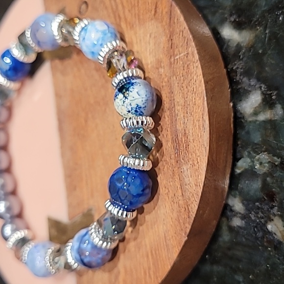 Blue Agate & Glass Bead Stretch Bracelet - Picture 3 of 5